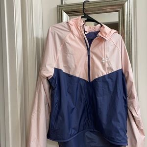 Nike women’s full zip up windbreaker with hood